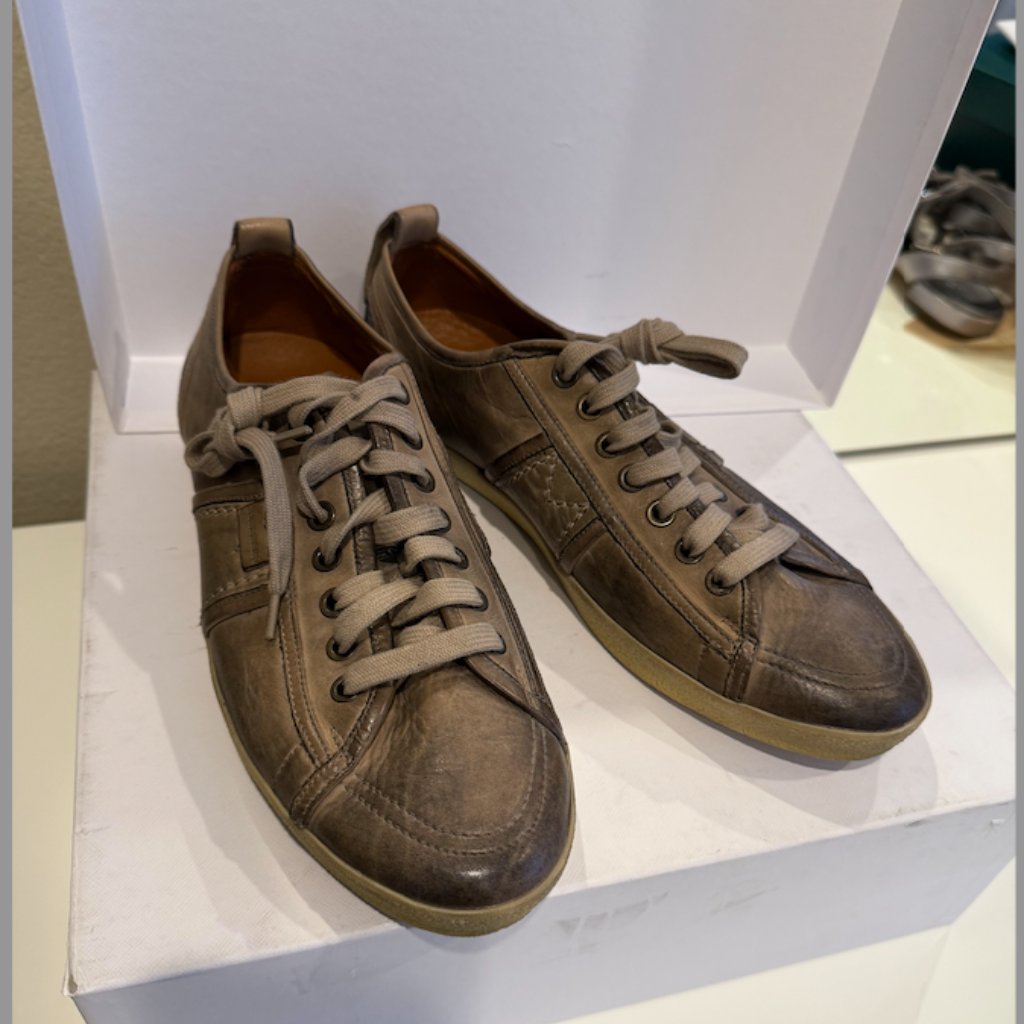 Burberry Women's Leather Sneakers - New